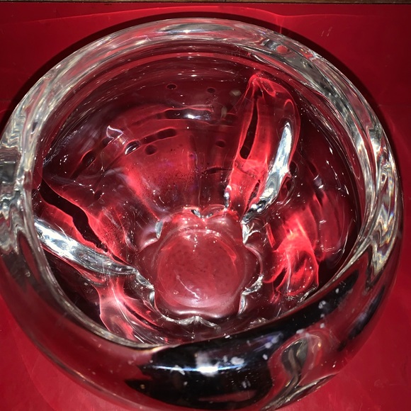 Beautiful Hand Blown Apple Like Glass Bowl - Picture 4 of 7